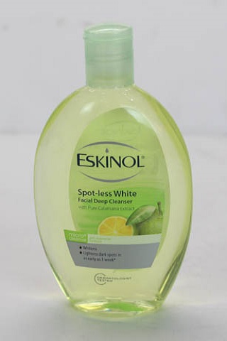 [2046] Eskinol Facial Cleanser CALAMANSI Spotless White 6x225ml (Inner)